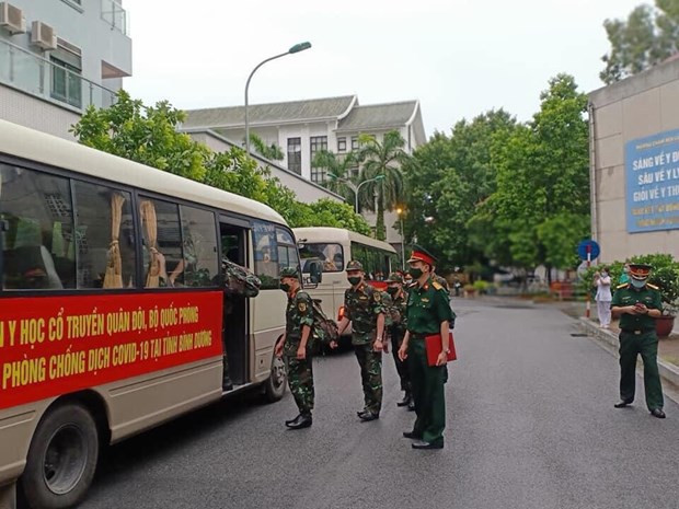 Despliegan fuerza médica para respaldar el combate contra COVID-19 en el Sur ảnh 2