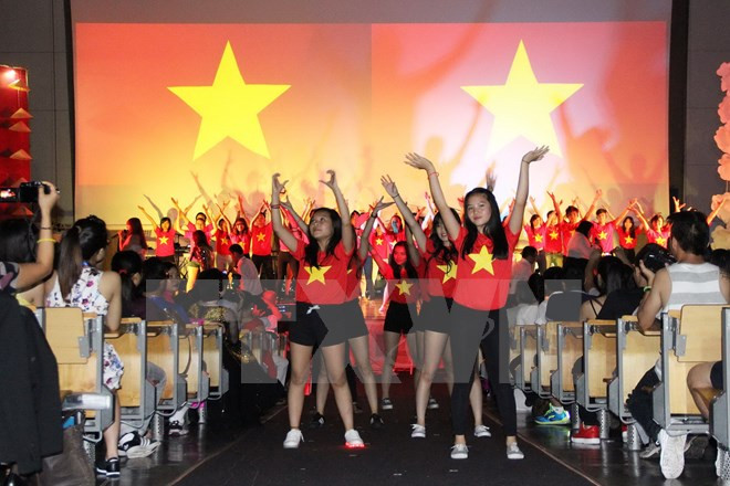 Concluye con éxito campamento estudiantil en Europa ảnh 1 Concluye con éxito campamento estudiantil en Europa ảnh 1