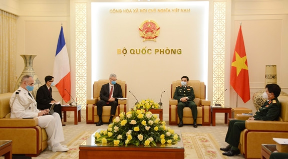 Vietnam destaca relaciones de asociación estratégica con Francia ảnh 1