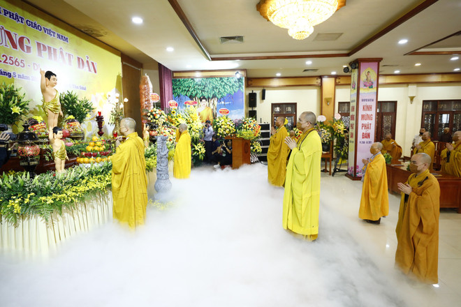 Sangha Budista de Vietnam celebra el Día de Vesak ảnh 1 Sangha Budista de Vietnam celebra el Día de Vesak ảnh 1