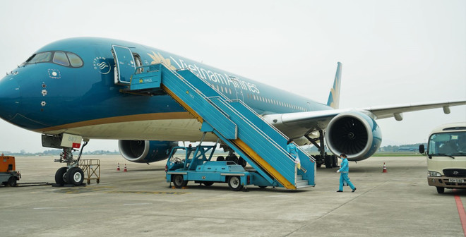Vietnam Airlines transporta gratis a personal médico a Bac Giang y Bac Ninh para apoyar lucha antiepidémica ảnh 1 Vietnam Airlines transporta gratis a personal médico a Bac Giang y Bac Ninh para apoyar lucha antiepidémica ảnh 1