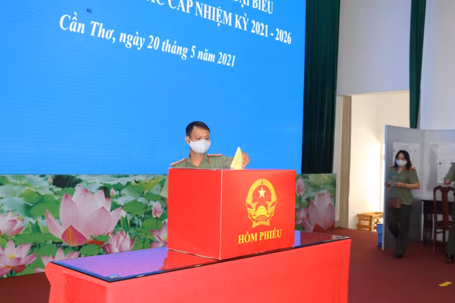 Organizarán votación anticipada en colegios electorales de 16 localidades vietnamitas ảnh 1