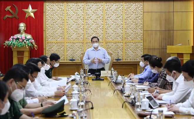 Premier trabaja con provincia de Bac Giang sobre soluciones para combatir COVID-19 ảnh 1 Premier trabaja con provincia de Bac Giang sobre soluciones para combatir COVID-19 ảnh 1