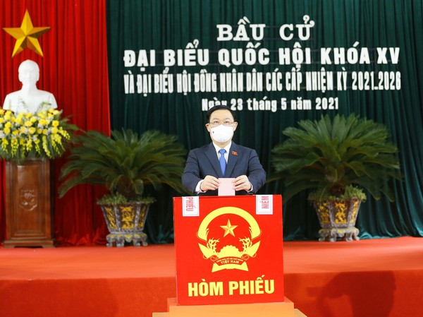 Presidente del Parlamento vietnamita participa en elecciones generales en Hai Phong ảnh 1