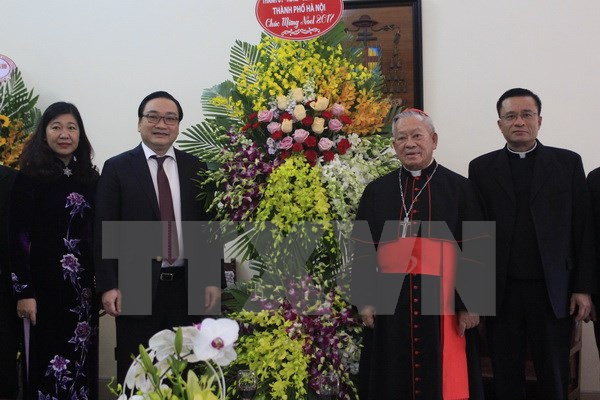 Líderes de Hanoi saludan a comunidad católica por Navidad ảnh 1 Líderes de Hanoi saludan a comunidad católica por Navidad ảnh 1