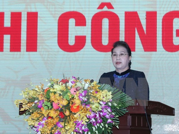 Conceden certificados de reconocimiento de méritos a familiares de mártires de guerra en Vietnam ảnh 2