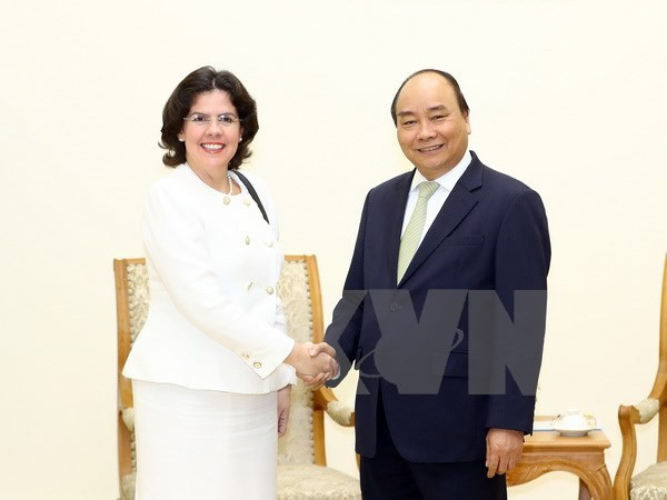 Dirigentes de Vietnam reciben a embajadora de Cuba ảnh 1 Dirigentes de Vietnam reciben a embajadora de Cuba ảnh 1