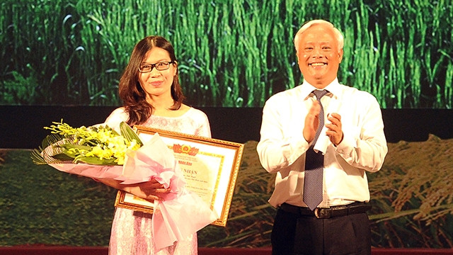 Premian en Vietnam a obras del concurso de escritura sobre agricultura ảnh 1 Premian en Vietnam a obras del concurso de escritura sobre agricultura ảnh 1