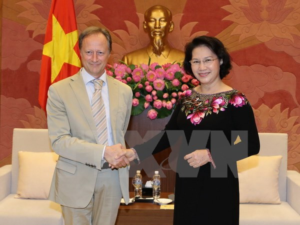 Presidenta del Parlamento vietnamita recibe a embajadores europeos ảnh 1 Presidenta del Parlamento vietnamita recibe a embajadores europeos ảnh 1