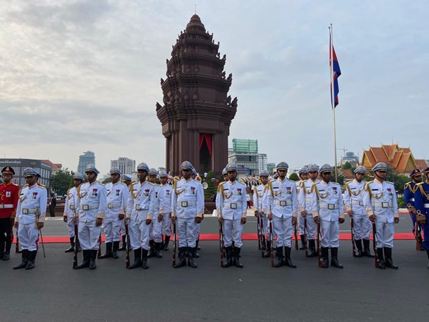 Celebra Camboya el 66 aniversario de su Día Nacional ảnh 1 Celebra Camboya el 66 aniversario de su Día Nacional ảnh 1