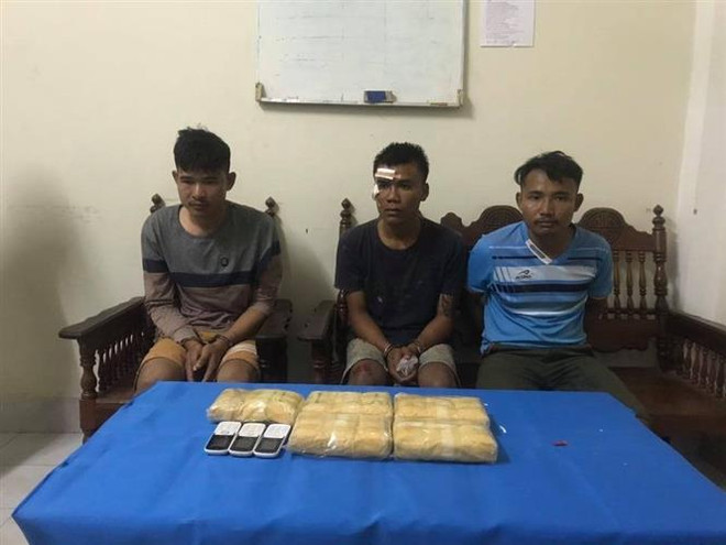 Arrestan en Vietnam a tres narcotraficantes de heroína a través de frontera con Laos ảnh 1 Arrestan en Vietnam a tres narcotraficantes de heroína a través de frontera con Laos ảnh 1