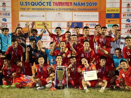 Vietnam se corona en Campeonato Internacional de Fútbol Sub21 del periódico Thanh Nien ảnh 1 Vietnam se corona en Campeonato Internacional de Fútbol Sub21 del periódico Thanh Nien ảnh 1