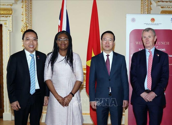 Visita de presidente vietnamita a Reino Unido estrecha asociación estratégica bilateral ảnh 1 Visita de presidente vietnamita a Reino Unido estrecha asociación estratégica bilateral ảnh 1
