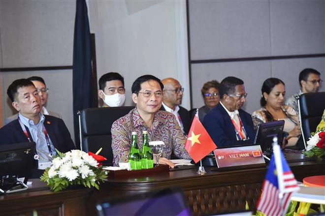 Vietnam exhorta a promover solidaridad y unidad en la ASEAN ảnh 2 Vietnam exhorta a promover solidaridad y unidad en la ASEAN ảnh 2