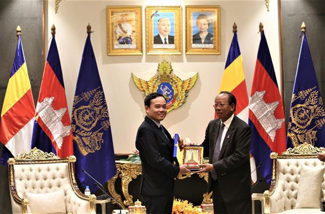 Viceprimer ministro vietnamita se entrevista con dirigente camboyano ảnh 1 Viceprimer ministro vietnamita se entrevista con dirigente camboyano ảnh 1