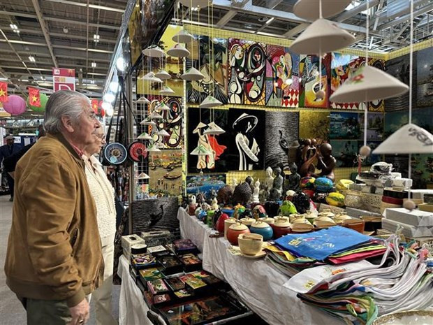 Productos vietnamitas impresiona al público en Feria de París 2023 ảnh 1 Productos vietnamitas impresiona al público en Feria de París 2023 ảnh 1