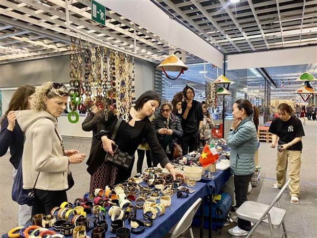 Divulgan artesanía vietnamita en Italia ảnh 1 Divulgan artesanía vietnamita en Italia ảnh 1