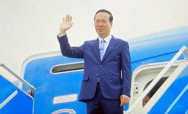 Presidente de Vietnam parte hacia Reino Unido para coronación del rey Carlos III ảnh 1 Presidente de Vietnam parte hacia Reino Unido para coronación del rey Carlos III ảnh 1