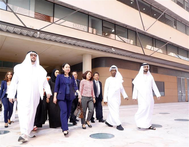 Vicepresidenta vietnamita continúa actividades de trabajo en UAE ảnh 1 Vicepresidenta vietnamita continúa actividades de trabajo en UAE ảnh 1