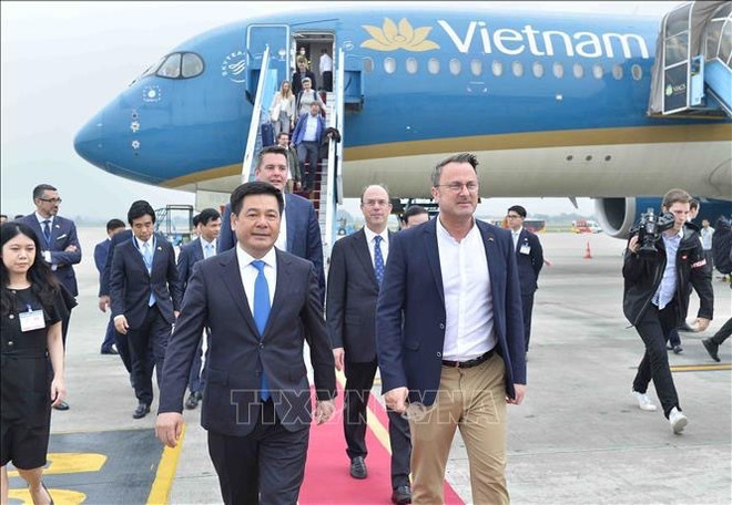 Premier de Luxemburgo inicia visita oficial a Vietnam ảnh 1 Premier de Luxemburgo inicia visita oficial a Vietnam ảnh 1