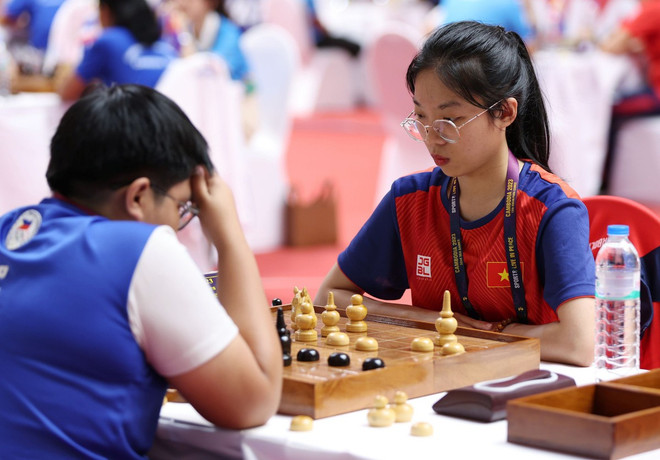 Vietnam obtiene primera medalla de oro en SEA Games 32 ảnh 1