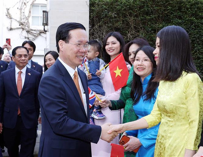 Presidente se reúne con vietnamitas residentes en Reino Unido ảnh 2 Presidente se reúne con vietnamitas residentes en Reino Unido ảnh 2