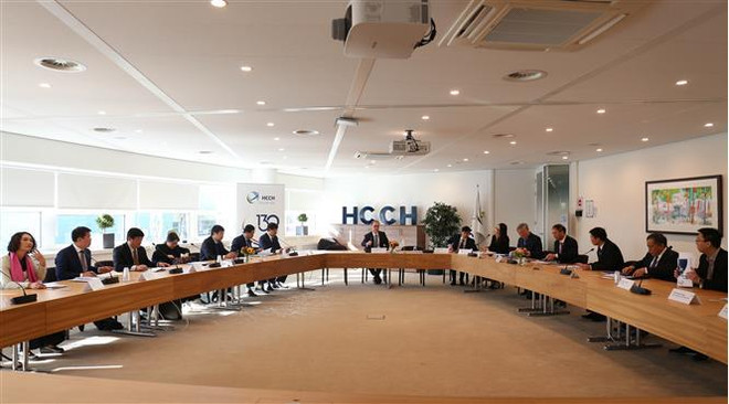 Delegación del Tribunal Popular Supremo de Vietnam trabaja en los Países Bajos ảnh 2 Delegación del Tribunal Popular Supremo de Vietnam trabaja en los Países Bajos ảnh 2