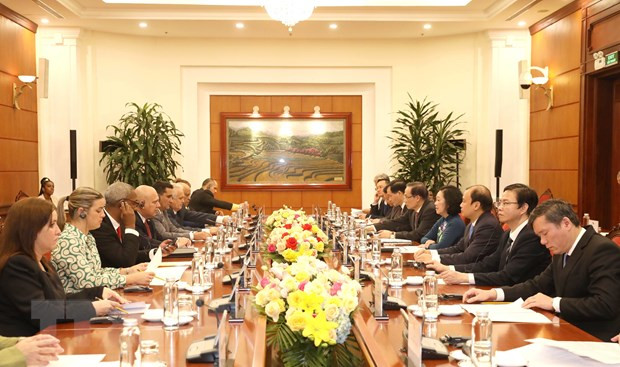 Vietnam y Cuba fomentan intercambios y contactos a todos los niveles ảnh 1 Vietnam y Cuba fomentan intercambios y contactos a todos los niveles ảnh 1
