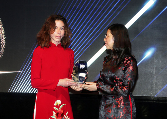 Entregan premios a vietnamitas con contribuciones a la comunidad en el Reino Unido ảnh 2 Entregan premios a vietnamitas con contribuciones a la comunidad en el Reino Unido ảnh 2