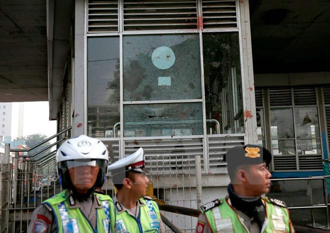 Un policía indonesio fallece tras un atentado supuestamente vinculado con EI ảnh 1