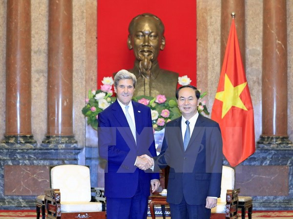 Presidente de Vietnam recibe a John Kerry ảnh 1