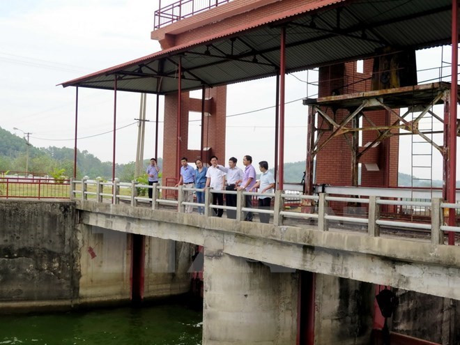 Debaten medidas para reparación urgente de represa en lago Nui Coc en Thai Nguyen ảnh 1 Debaten medidas para reparación urgente de represa en lago Nui Coc en Thai Nguyen ảnh 1