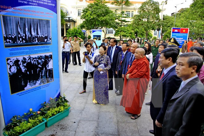 Conmemoran en Ciudad Ho Chi Minh aniversario 50 de nexos diplomáticos Vietnam-Camboya ảnh 1 Conmemoran en Ciudad Ho Chi Minh aniversario 50 de nexos diplomáticos Vietnam-Camboya ảnh 1