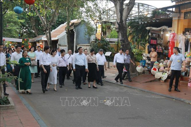Príncipe heredero de Japón visita sitios del patrimonio mundial en Quang Nam ảnh 1 Príncipe heredero de Japón visita sitios del patrimonio mundial en Quang Nam ảnh 1