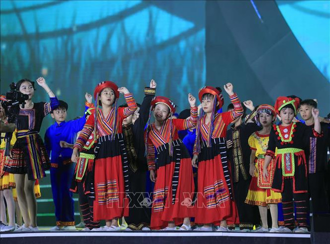 Presidente vietnamita visita provincia norteña de Tuyen Quang ảnh 1 Presidente vietnamita visita provincia norteña de Tuyen Quang ảnh 1