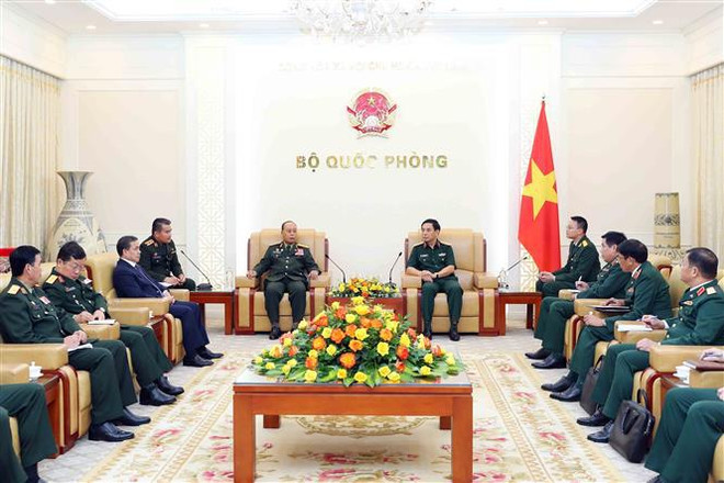 Vietnam y Laos fortalecen cooperación entre fuerzas militares ảnh 3 Vietnam y Laos fortalecen cooperación entre fuerzas militares ảnh 3