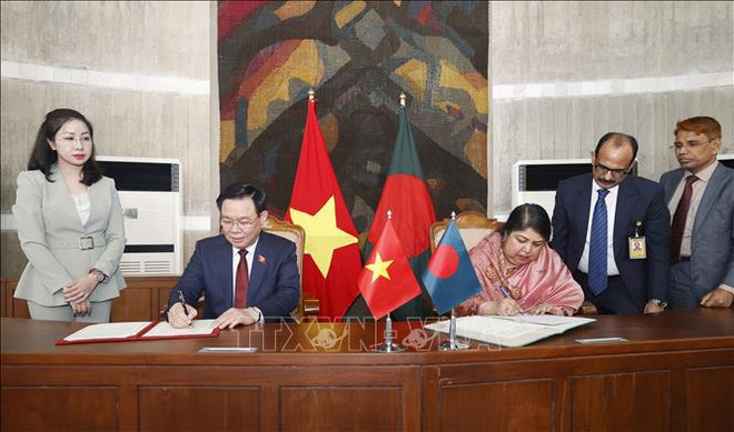 Dirigentes de Parlamentos de Vietnam y Bangladesh sostienen conversaciones ảnh 3 Dirigentes de Parlamentos de Vietnam y Bangladesh sostienen conversaciones ảnh 3