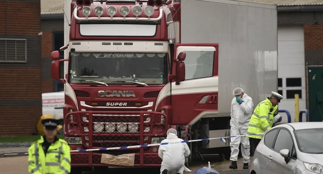 Embajada de Vietnam en Francia sigue de cerca caso de supuestos ciudadanos vietnamitas en camión frigorífico ảnh 1 Embajada de Vietnam en Francia sigue de cerca caso de supuestos ciudadanos vietnamitas en camión frigorífico ảnh 1