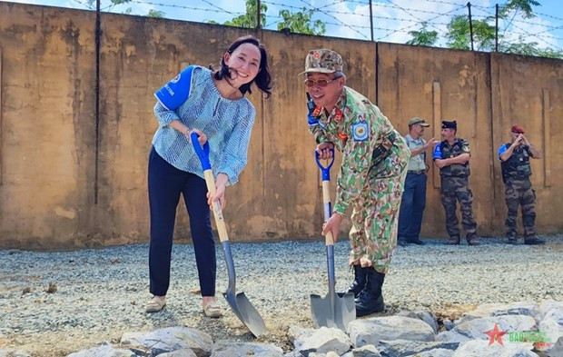 Ingenieros nipones construyen carretera para conmemorar relaciones diplomáticas con Vietnam ảnh 1 Ingenieros nipones construyen carretera para conmemorar relaciones diplomáticas con Vietnam ảnh 1