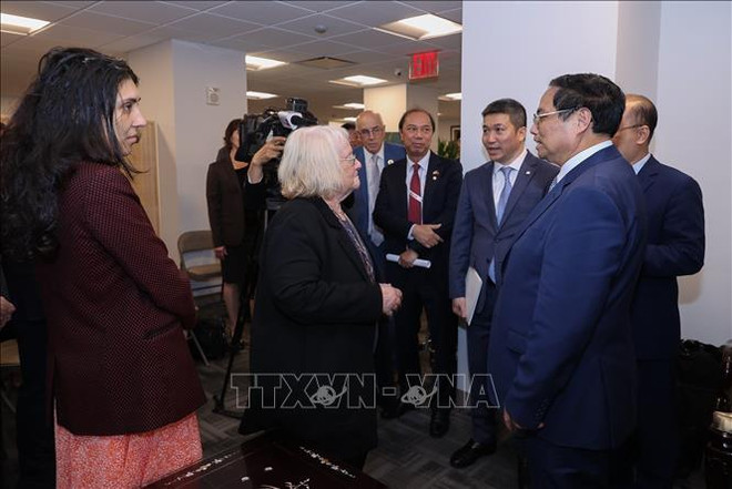 Premier vietnamita se encuentra con amigos estadounidenses ảnh 1 Premier vietnamita se encuentra con amigos estadounidenses ảnh 1