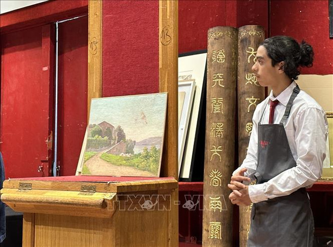 Pinturas del rey Ham Nghi subastadas en Francia ảnh 1 Pinturas del rey Ham Nghi subastadas en Francia ảnh 1