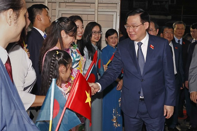 Presidente del Parlamento visita grupo Beximco en Bangladesh ảnh 2 Presidente del Parlamento visita grupo Beximco en Bangladesh ảnh 2