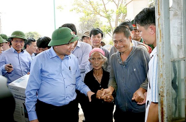Vicepremier vietnamita insta garantizar la vida de pobladores afectados por sequía ảnh 1 Vicepremier vietnamita insta garantizar la vida de pobladores afectados por sequía ảnh 1