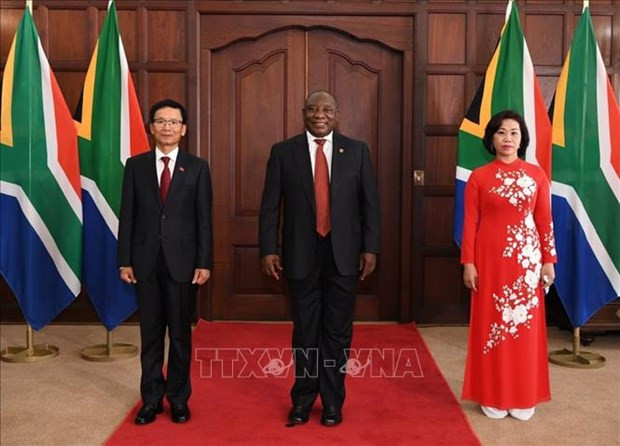 Presenta cartas credenciales embajador de Vietnam en Sudáfrica ảnh 1 Presenta cartas credenciales embajador de Vietnam en Sudáfrica ảnh 1