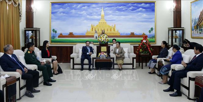 Aprecian papel de Vietnam durante 45 años de desarrollo de Laos ảnh 1 Aprecian papel de Vietnam durante 45 años de desarrollo de Laos ảnh 1