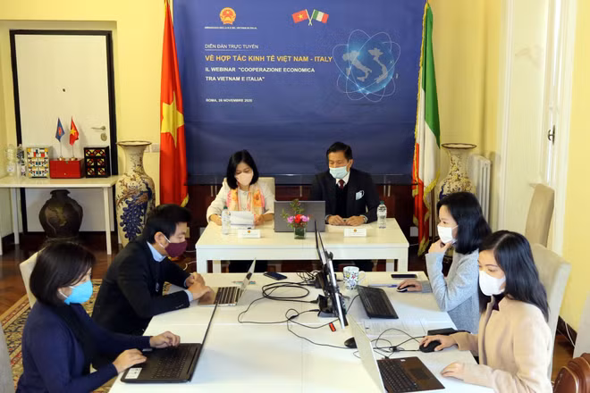 Efectúan Foro virtual de cooperación económica entre Vietnam e Italia ảnh 1