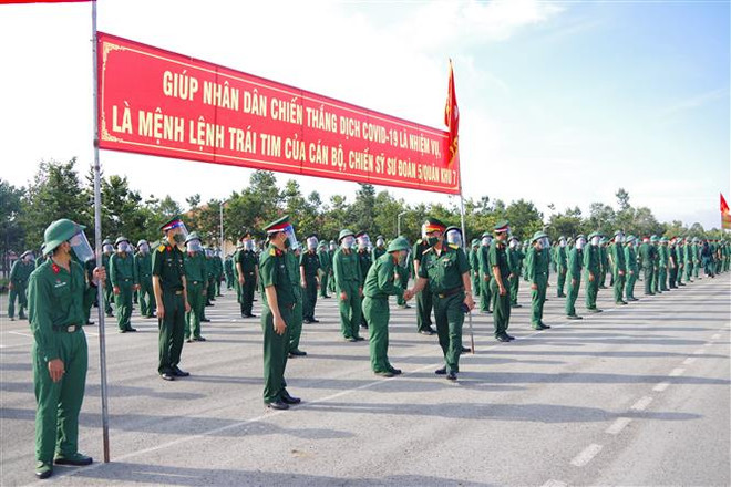 Despliegan personal militar para respaldar lucha contra el COVID-19 en Ciudad Ho Chi Minh ảnh 2 Despliegan personal militar para respaldar lucha contra el COVID-19 en Ciudad Ho Chi Minh ảnh 2