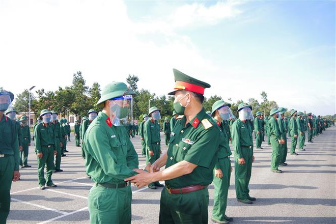 Despliegan personal militar para respaldar lucha contra el COVID-19 en Ciudad Ho Chi Minh ảnh 3 Despliegan personal militar para respaldar lucha contra el COVID-19 en Ciudad Ho Chi Minh ảnh 3