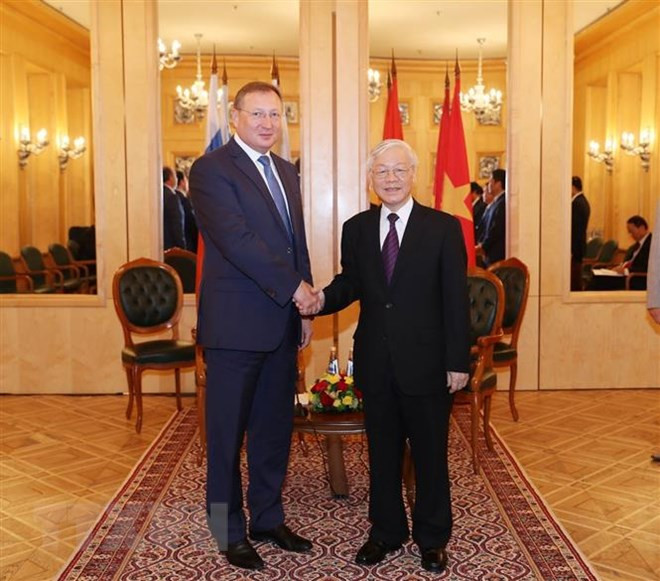 Máximo dirigente político de Vietnam sostiene encuentro con ejecutivos de Gazprom y Zarubezhneft ảnh 1 Máximo dirigente político de Vietnam sostiene encuentro con ejecutivos de Gazprom y Zarubezhneft ảnh 1