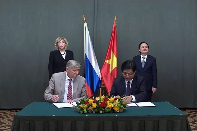 Universidades vietnamitas y rusas firman acuerdos de cooperación ảnh 1 Universidades vietnamitas y rusas firman acuerdos de cooperación ảnh 1